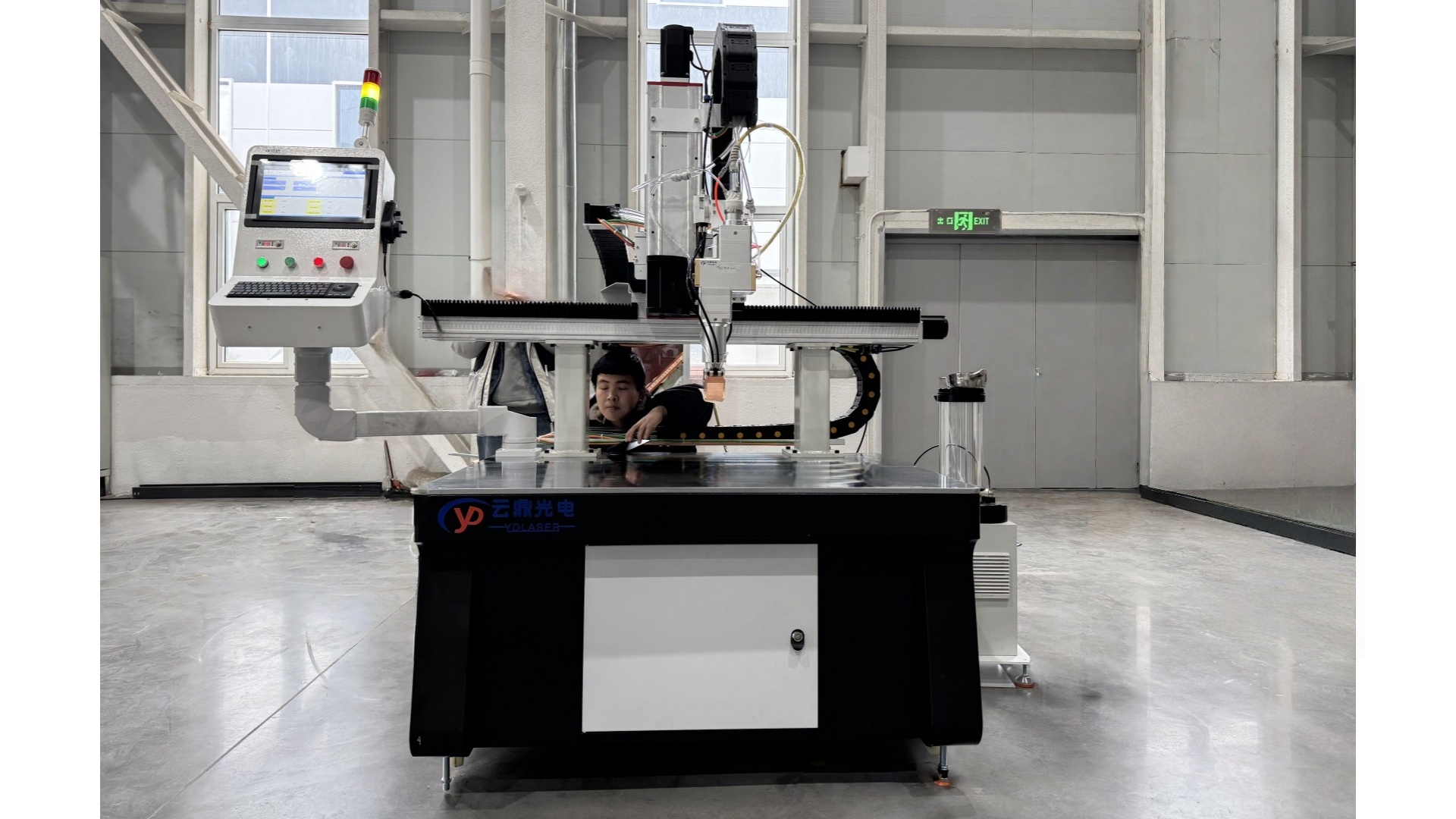 3 Axis based laser cladding machine 2