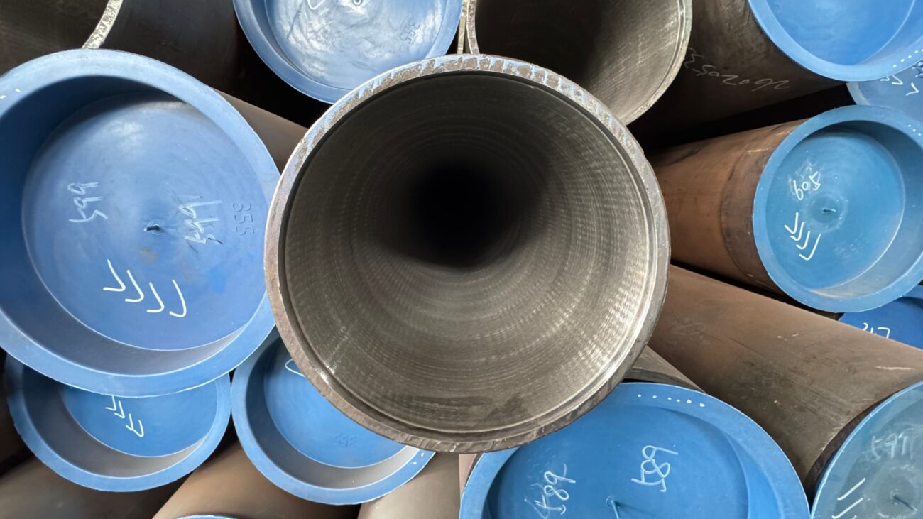 Bimetallic clad pipe