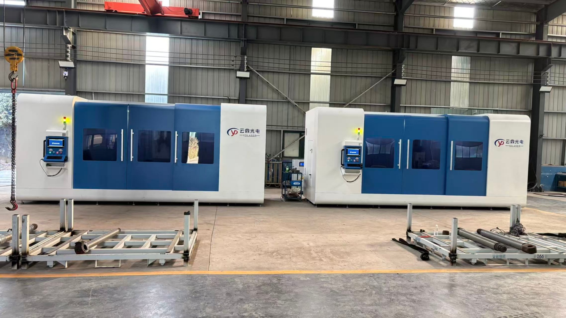 Enclosed laser cladding machine 6